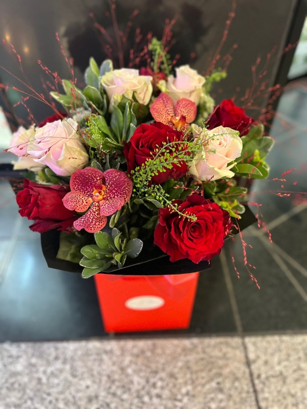 Red & Pink roses