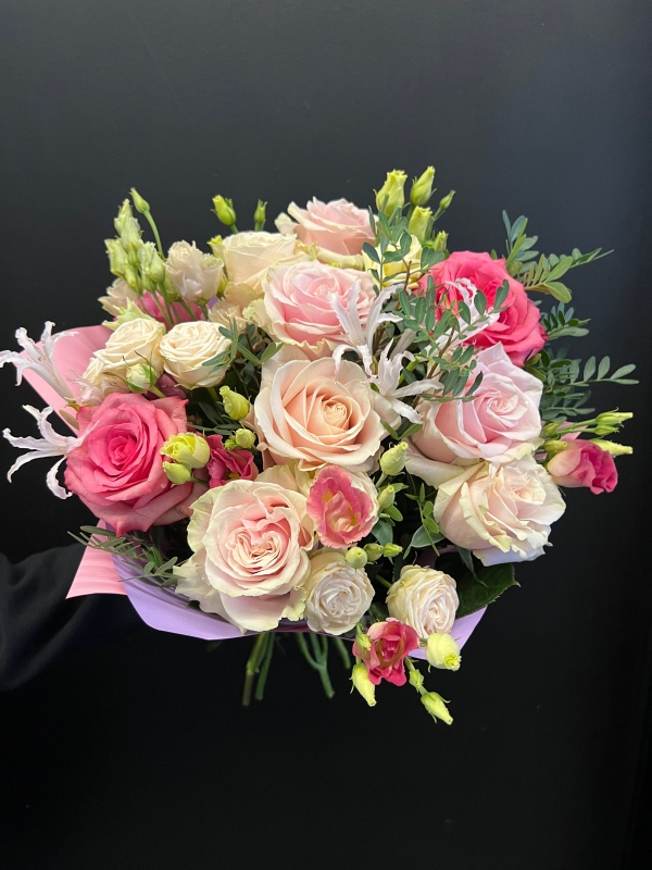 Roses glow